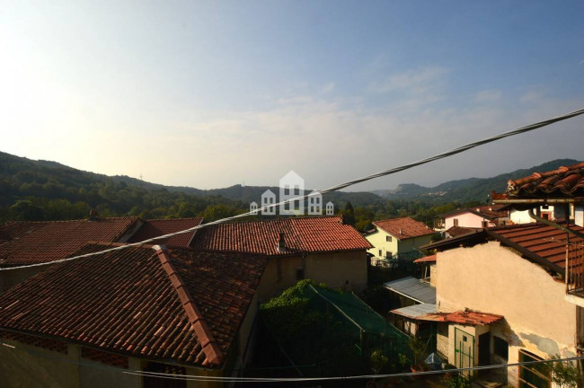 Casa semindipendente in vendita a Val di Chy