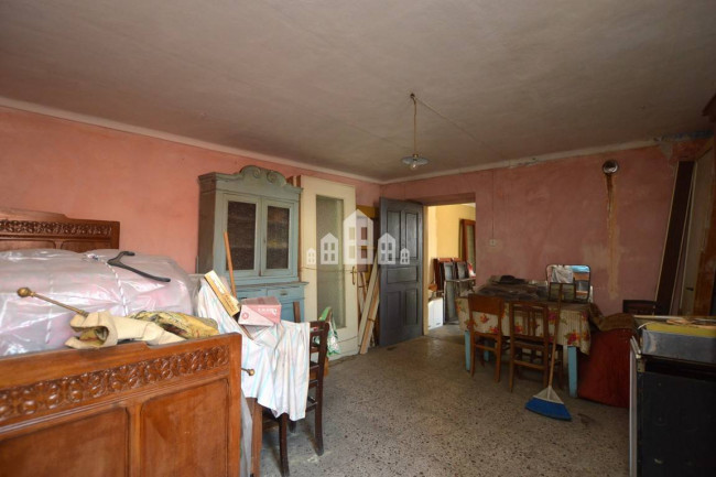 Casa semindipendente in vendita a Val di Chy