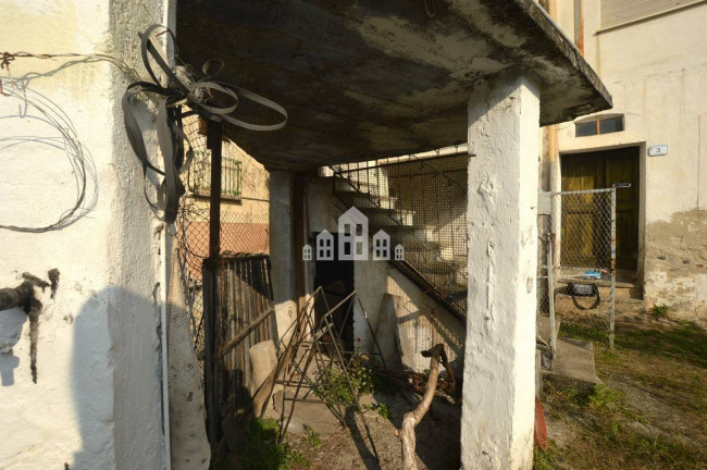 Casa semindipendente in vendita a Val di Chy