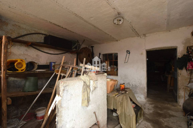 Casa semindipendente in vendita a Val di Chy