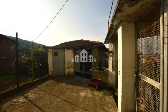 Casa semindipendente in vendita a Val di Chy