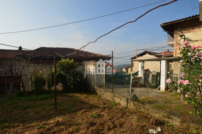 Casa semindipendente in vendita a Val di Chy