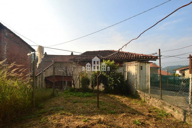 Casa semindipendente in vendita a Val di Chy