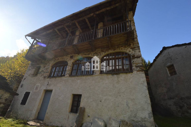 Casa indipendente in vendita a Traversella