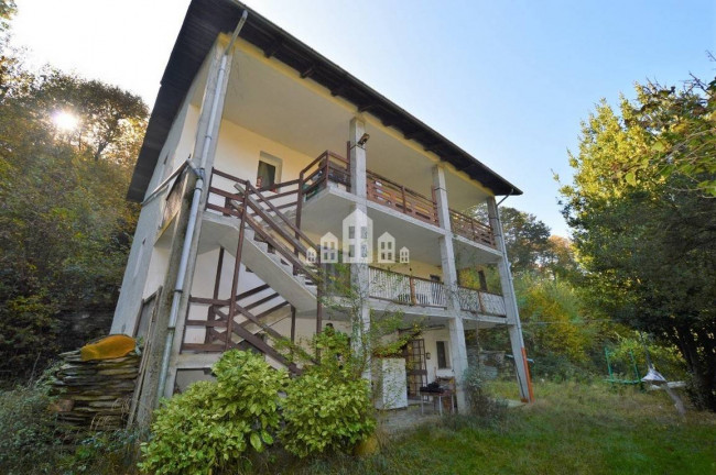 Casa singola in vendita a Val di Chy