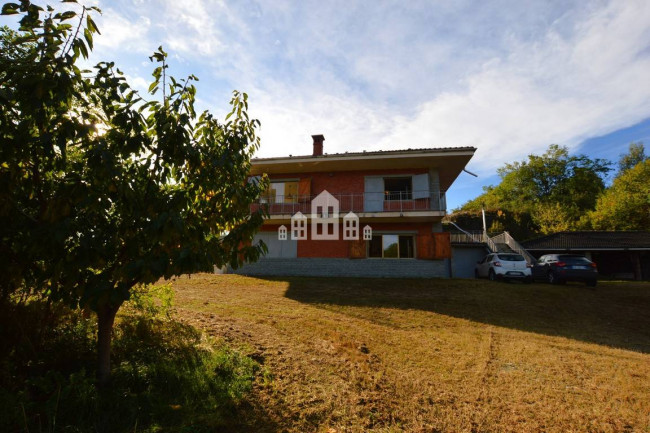 Bifamiliare in vendita a Val di Chy