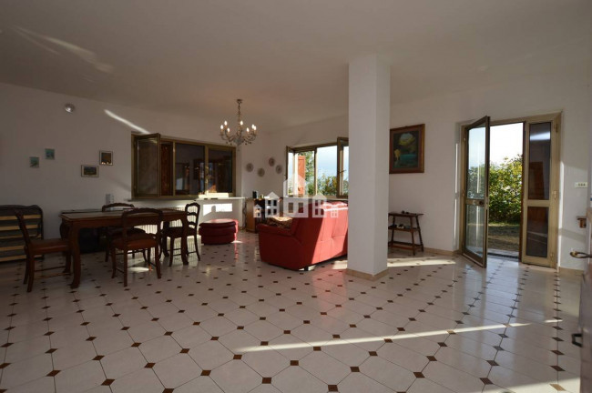 Bifamiliare in vendita a Val di Chy