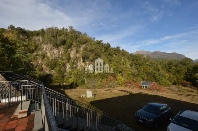 Bifamiliare in vendita a Val di Chy