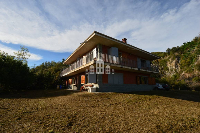 Bifamiliare in vendita a Val di Chy