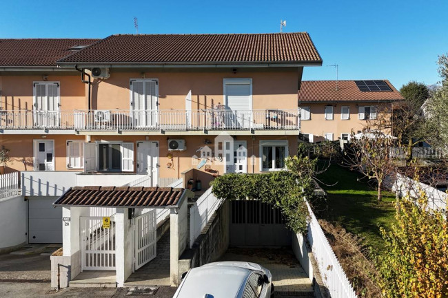 Villa a schiera di testa in vendita a Rivarolo Canavese