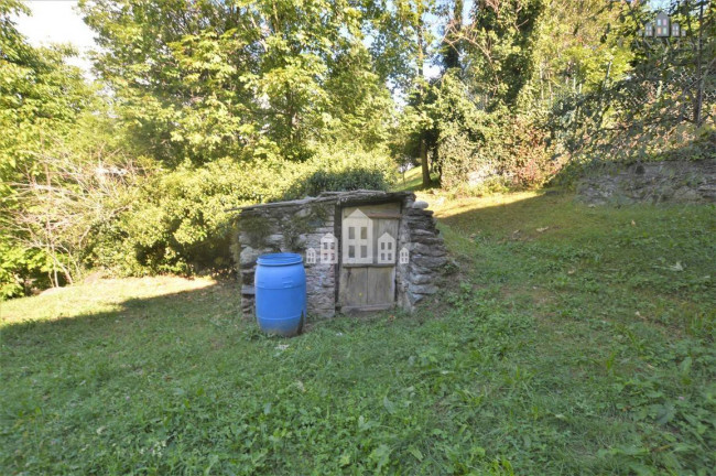 Casa semindipendente in vendita a Val di Chy