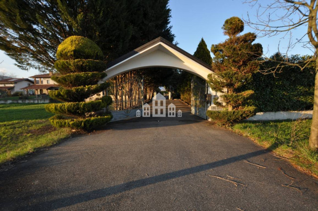 Villa in vendita a Busano