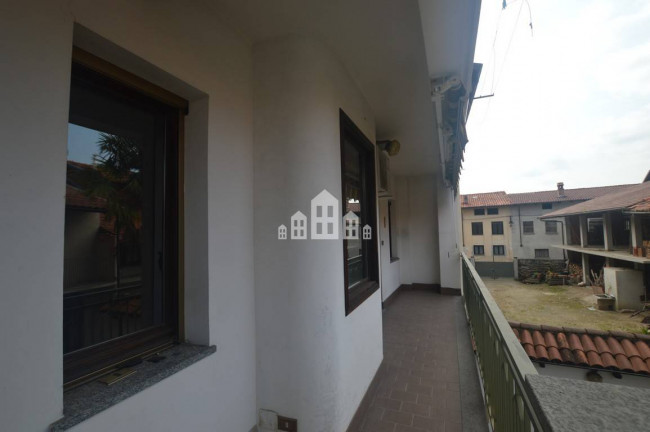 Half-duplex for sale in Salassa