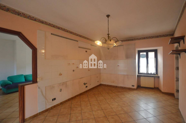 Half-duplex for sale in Salassa