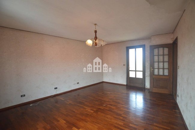 Half-duplex for sale in Salassa