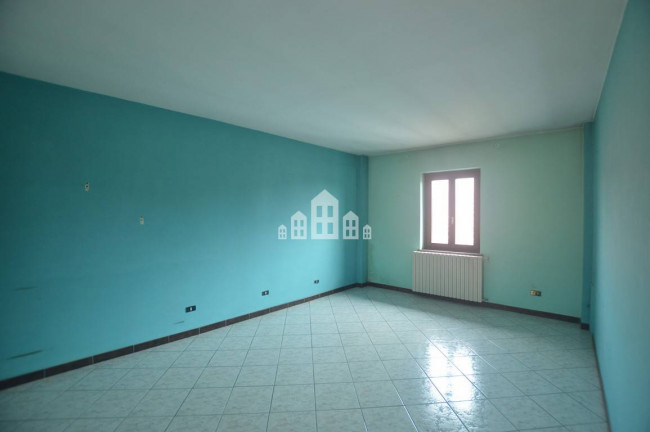 Half-duplex for sale in Salassa