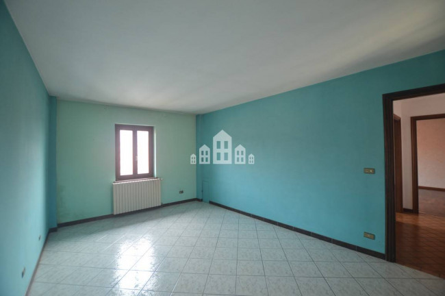 Half-duplex for sale in Salassa