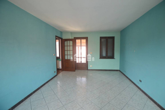 Half-duplex for sale in Salassa