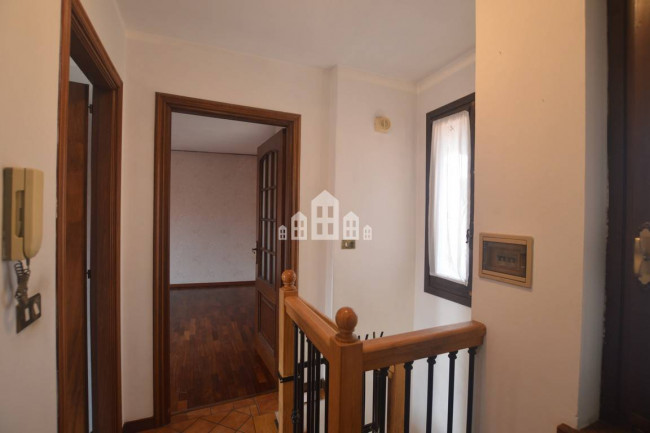 Half-duplex for sale in Salassa