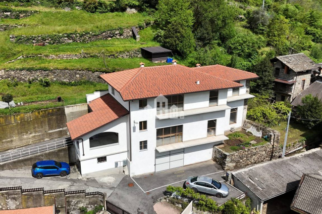 Casa indipendente in vendita a Pont-Canavese
