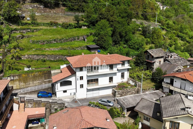 Casa indipendente in vendita a Pont-Canavese