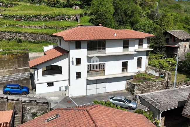 Casa indipendente in vendita a Pont-Canavese