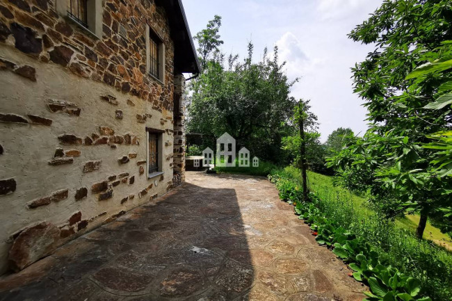 Casa indipendente in vendita a Rueglio