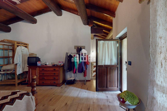 Casa indipendente in vendita a Rueglio