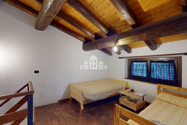 Casa indipendente in vendita a Rueglio