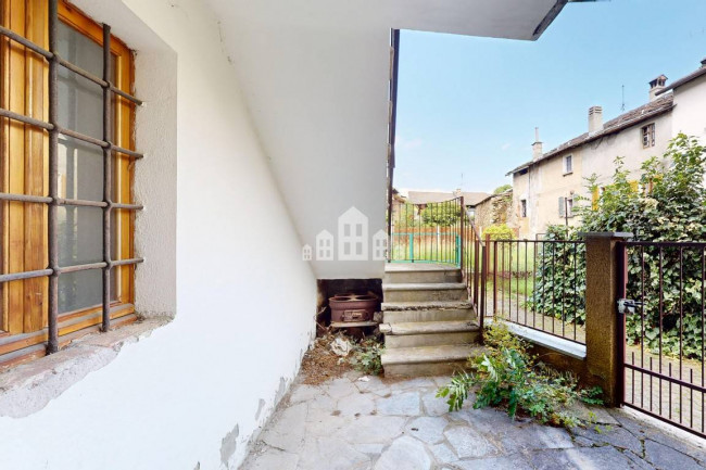 Half-duplex for sale in Rueglio