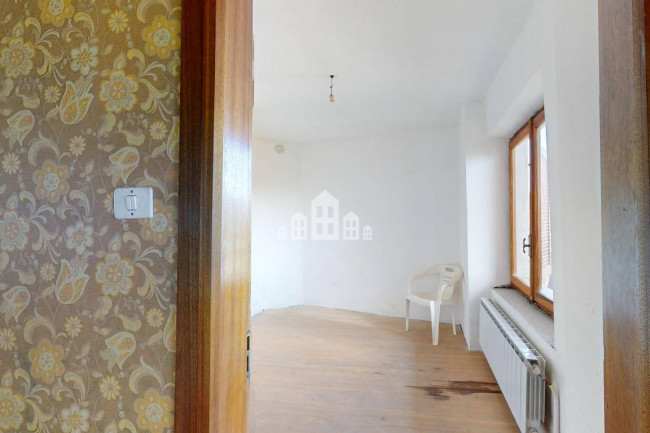 Half-duplex for sale in Rueglio