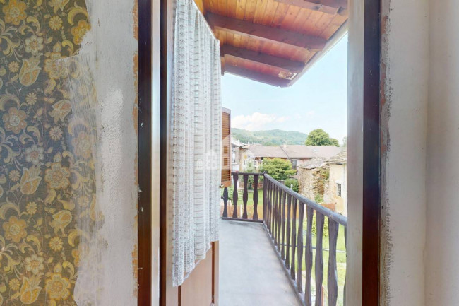 Half-duplex for sale in Rueglio