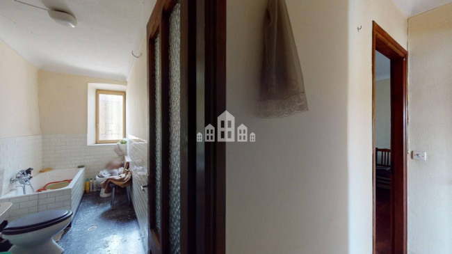 Half-duplex for sale in Rueglio