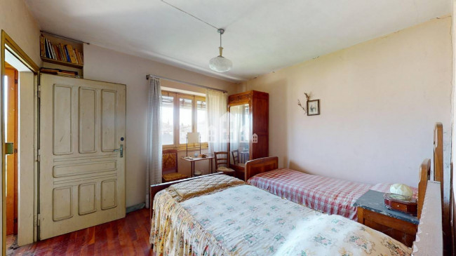 Half-duplex for sale in Rueglio