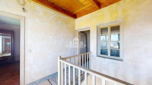 Half-duplex for sale in Rueglio