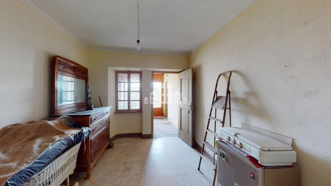 Half-duplex for sale in Rueglio