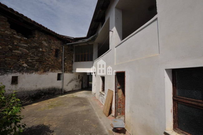 Casa semindipendente in vendita a Castelnuovo Nigra