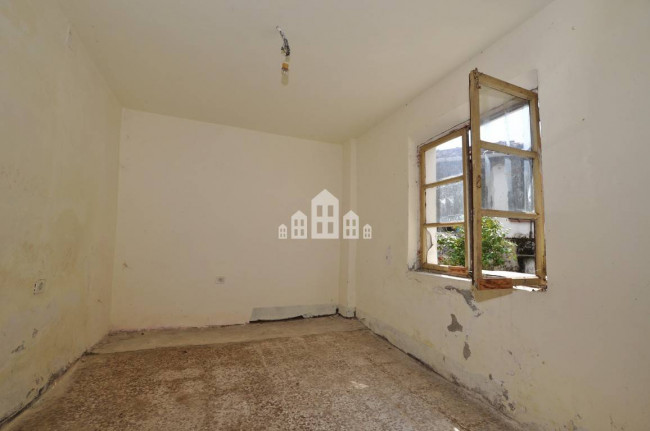 Half-duplex for sale in Castelnuovo Nigra