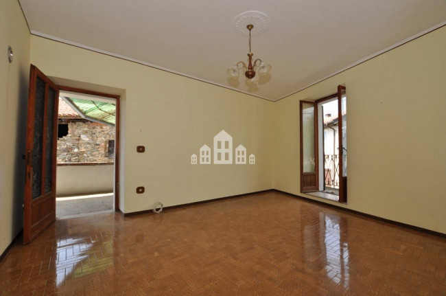 Half-duplex for sale in Castelnuovo Nigra