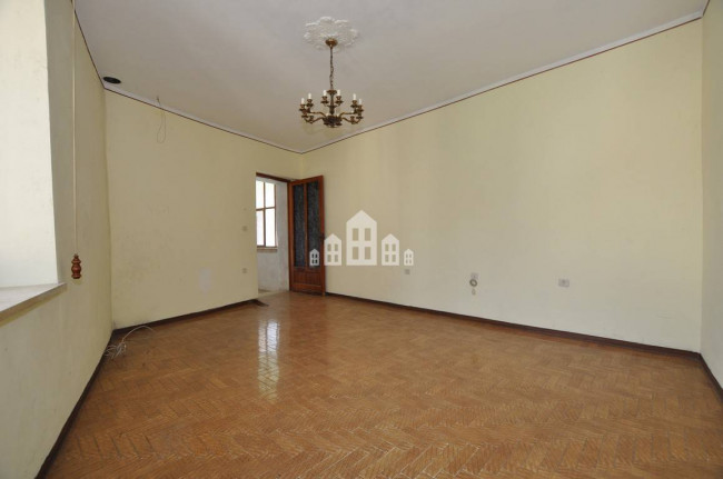 Half-duplex for sale in Castelnuovo Nigra