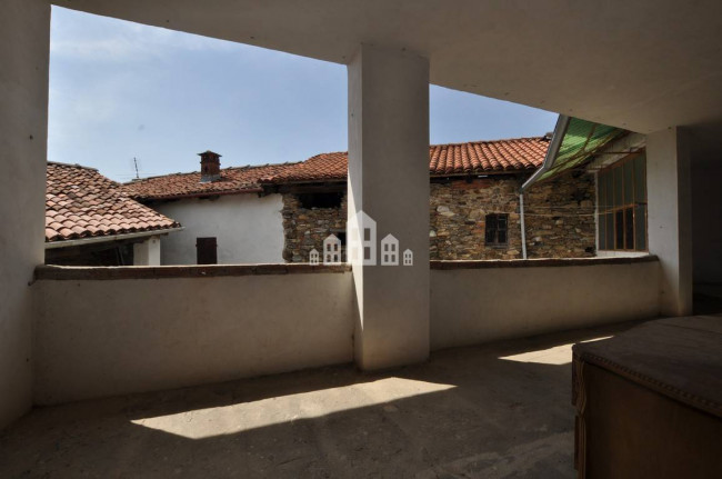 Half-duplex for sale in Castelnuovo Nigra