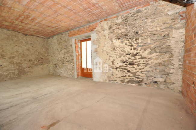 Half-duplex for sale in Castelnuovo Nigra