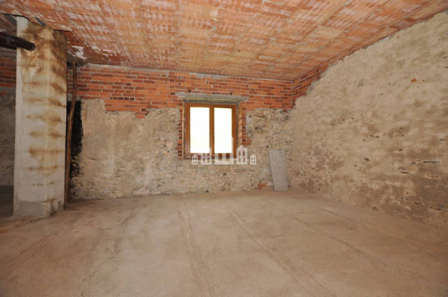 Casa semindipendente in vendita a Castelnuovo Nigra