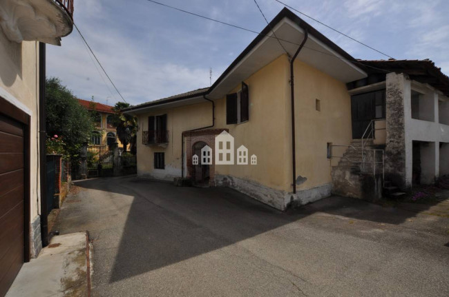 Half-duplex for sale in Castelnuovo Nigra