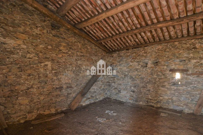 Fixer-upper for sale in Val di Chy