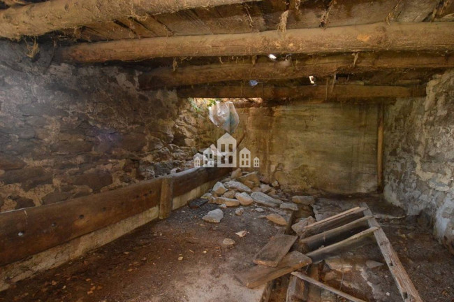 Fixer-upper for sale in Val di Chy