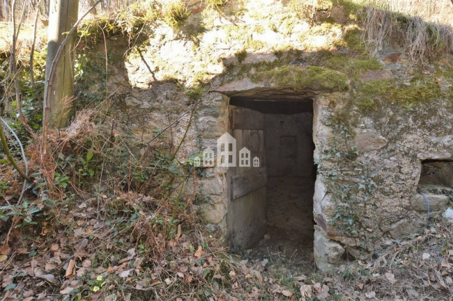 Fixer-upper for sale in Val di Chy