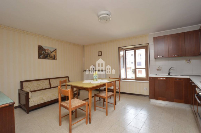 Half-duplex for sale in Val di Chy