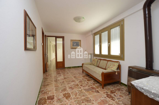 Half-duplex for sale in Val di Chy