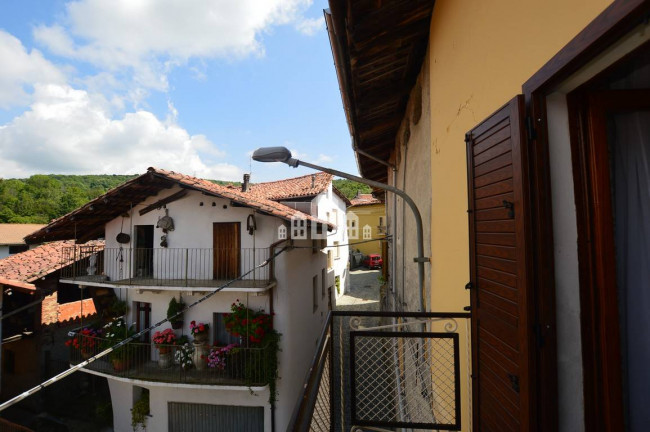 Half-duplex for sale in Val di Chy